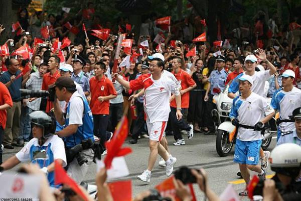 吴中体育馆羽毛球培训：零基础也能快速入门(图1)